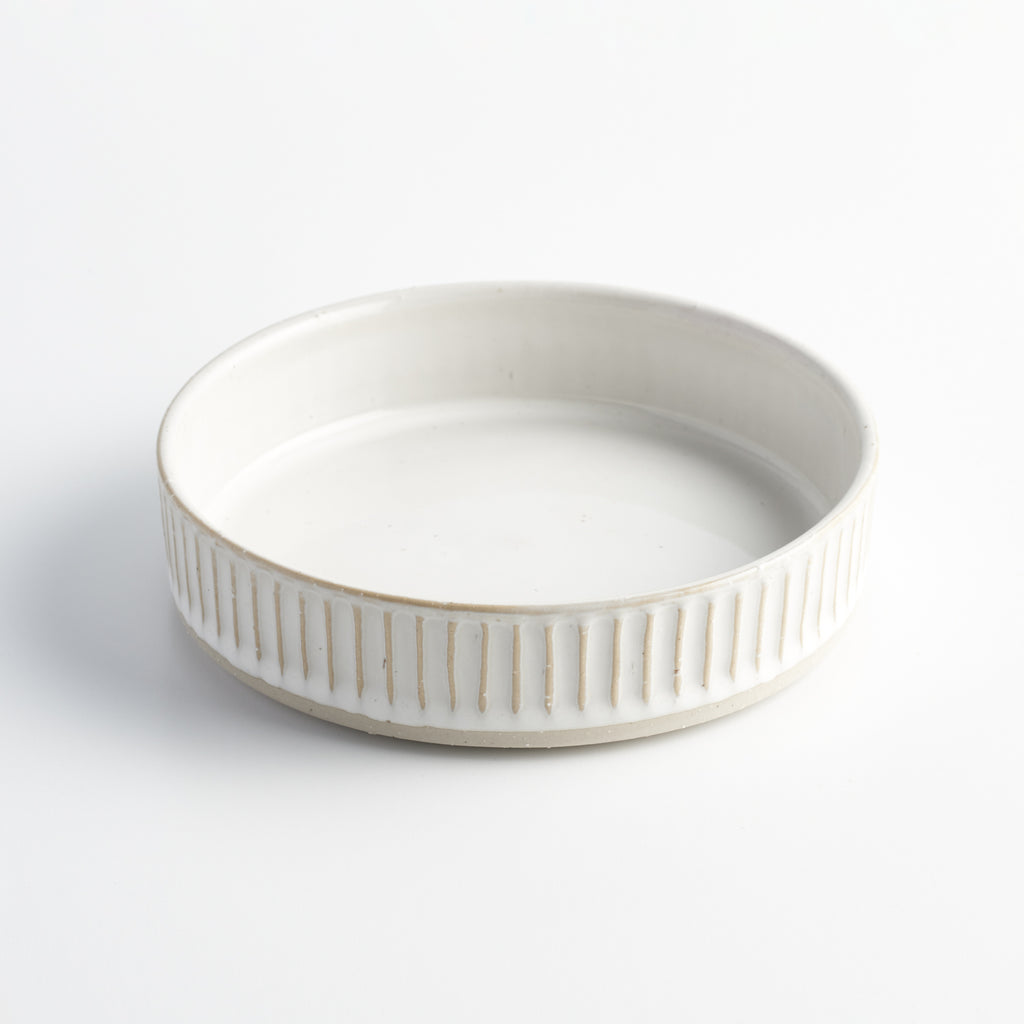 White Scalloped Ceramic Dog Food Bowl